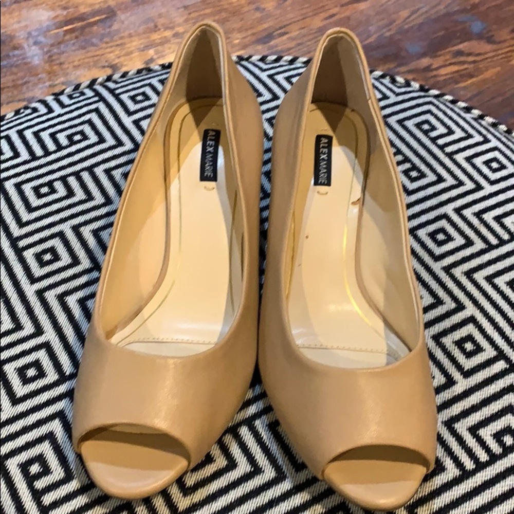 Alex Marie nude low peep toe heels size 7.5